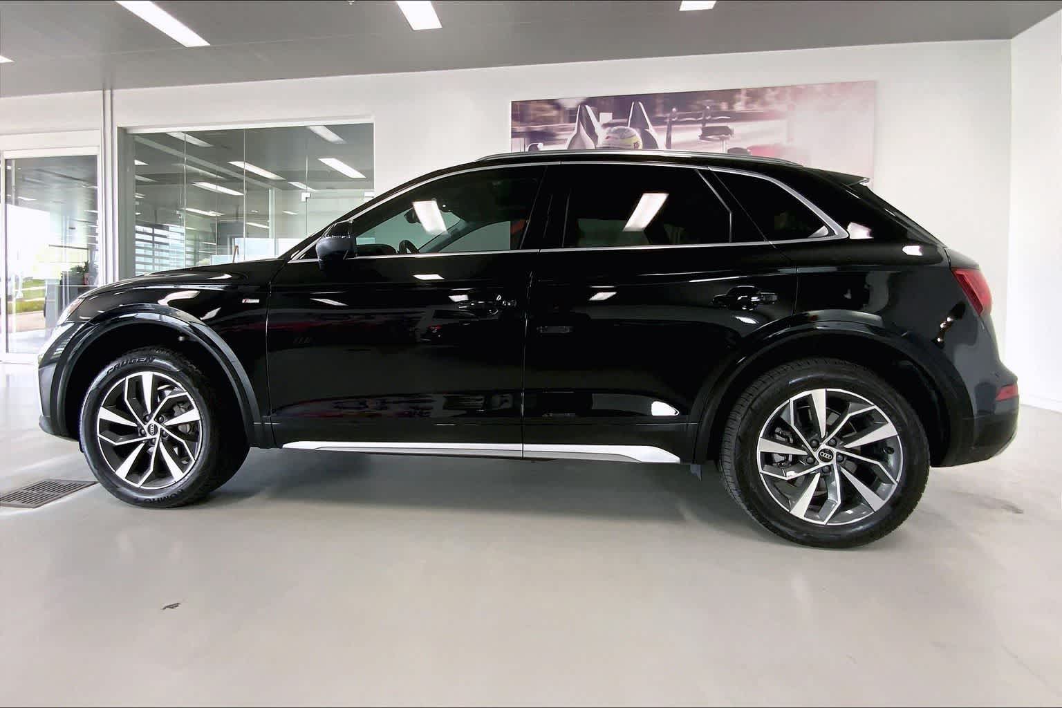 Thumbnail: 2023 Audi Q5 - 3