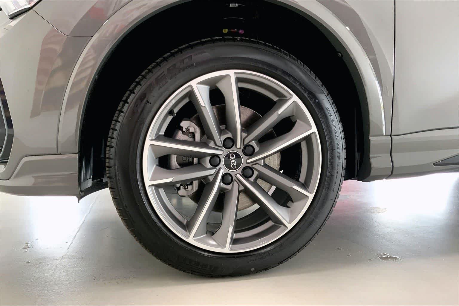 Thumbnail: 2025 Audi Q3 - 8