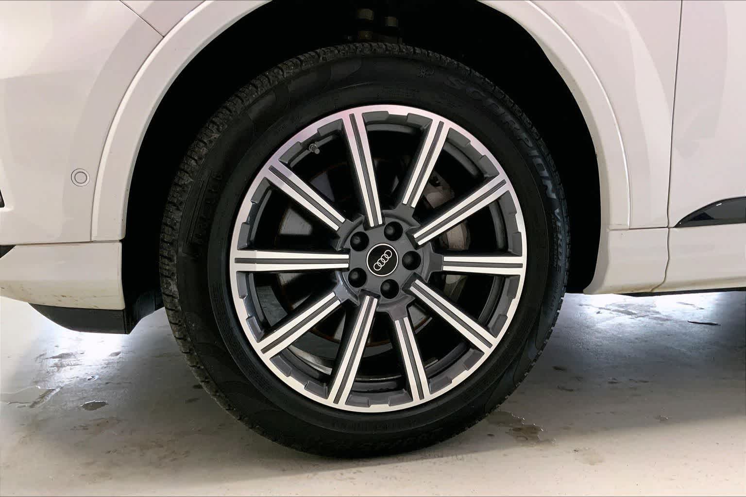 Thumbnail: 2023 Audi Q7 - 7