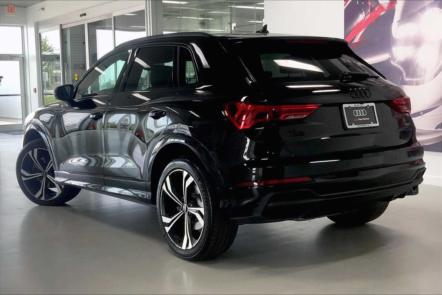 Thumbnail: 2023 Audi Q3 - 4