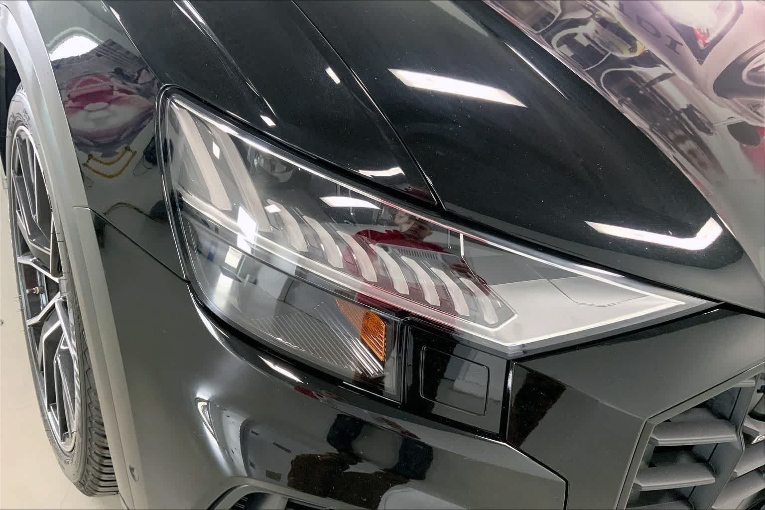 Thumbnail: 2023 Audi Q8 - 26