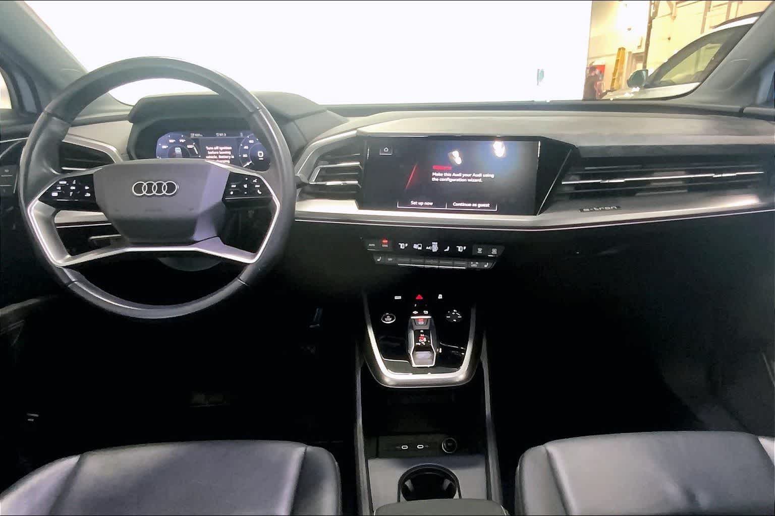 Thumbnail: 2023 Audi Q4 e-tron - 9