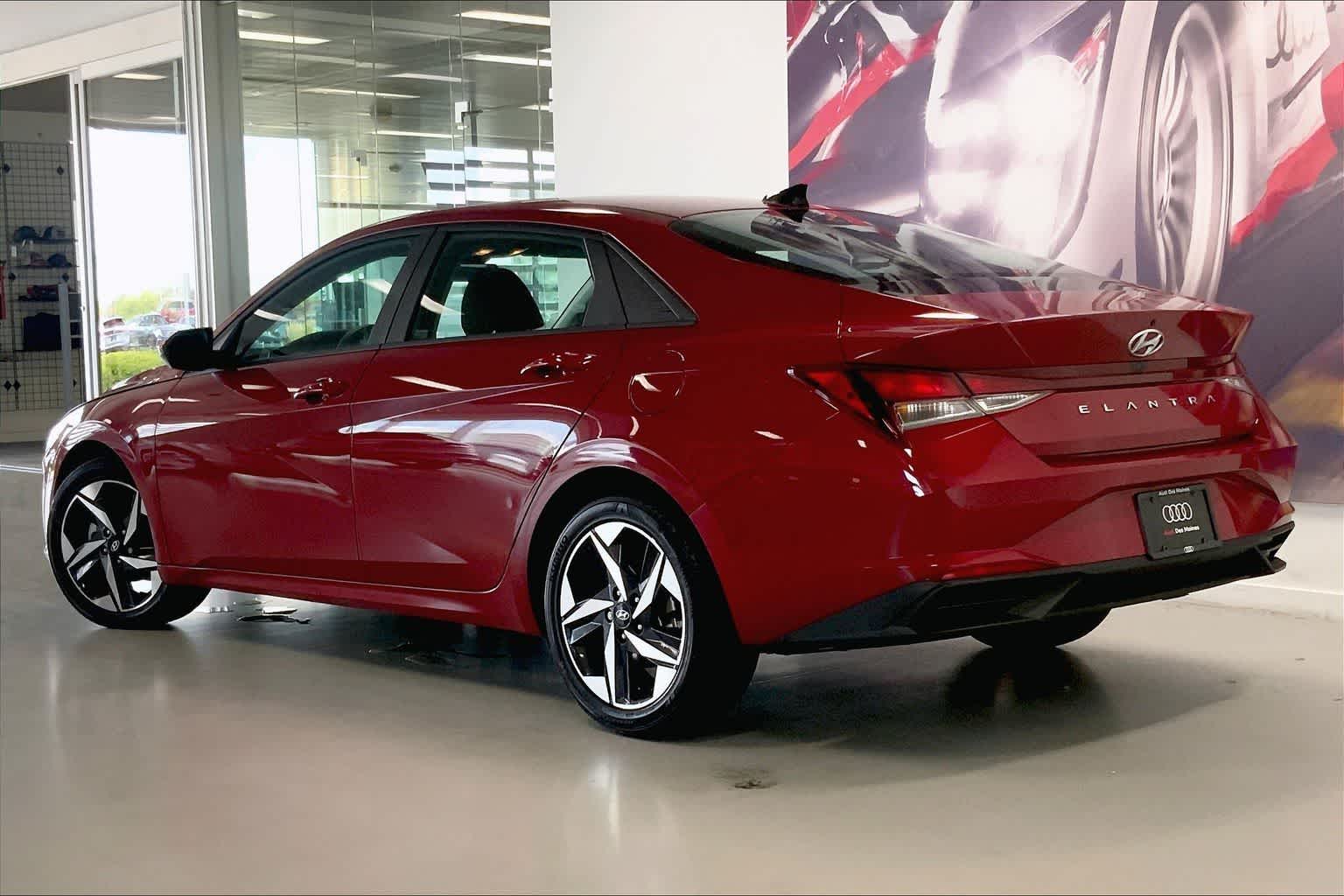 Thumbnail: 2023 Hyundai Elantra - 4