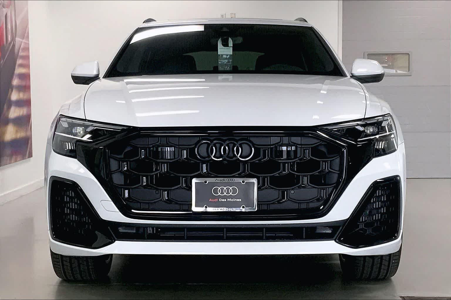 Thumbnail: 2026 Audi Q8 - 6
