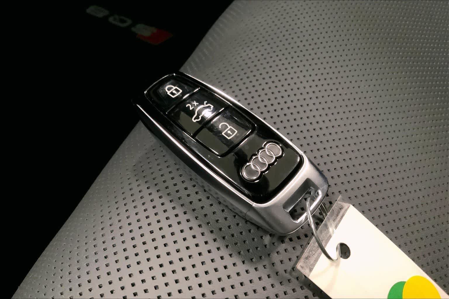 Thumbnail: 2026 Audi SQ8 - 19