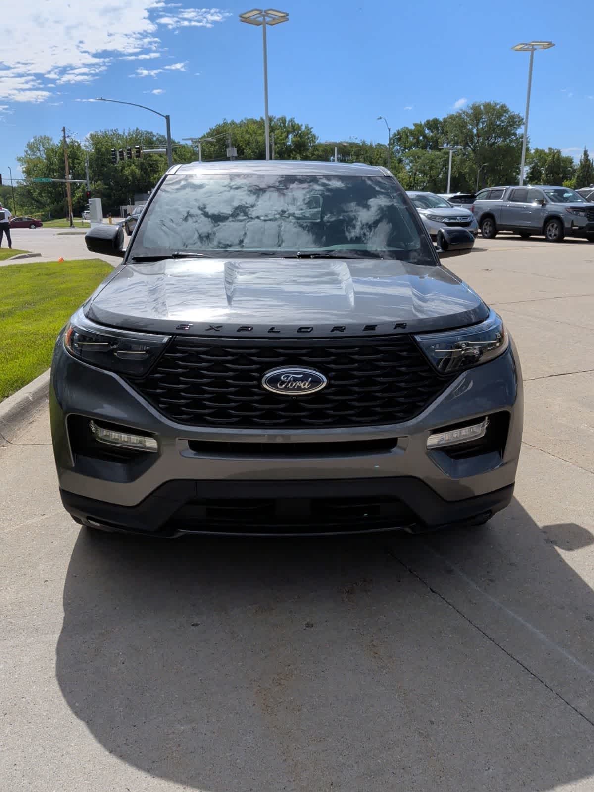 Thumbnail: 2022 Ford Explorer - 7