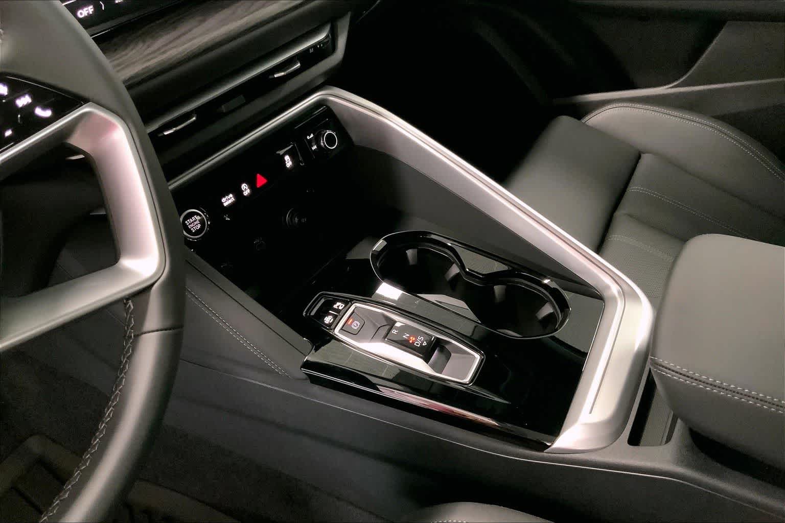 Thumbnail: 2025 Audi Q5 - 17