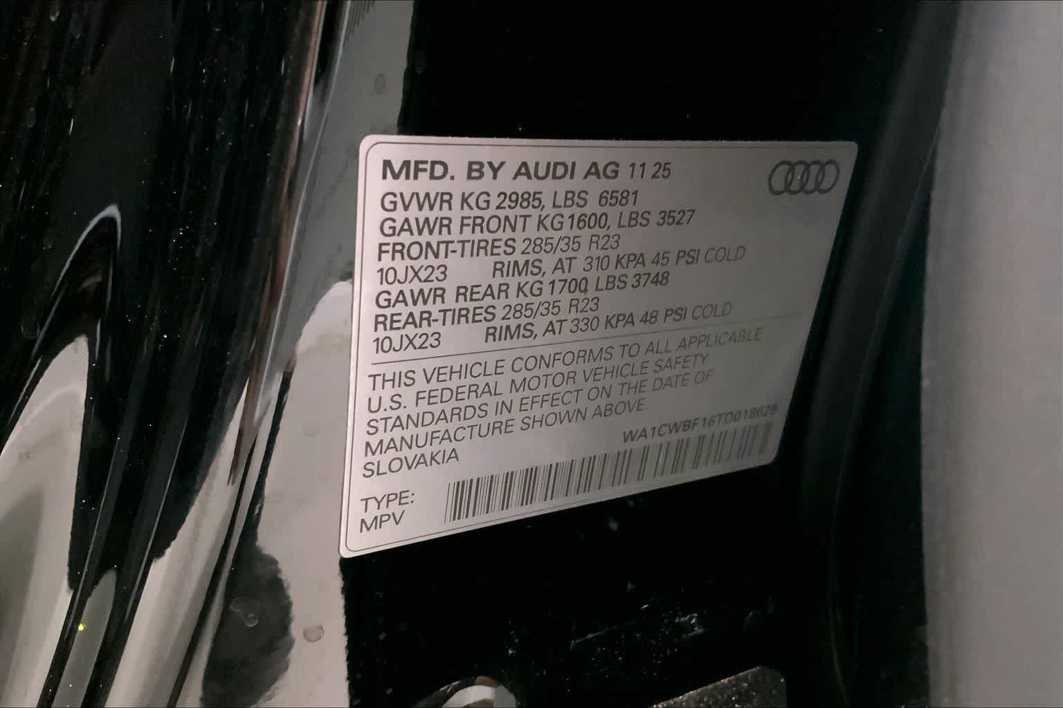 Thumbnail: 2026 Audi SQ8 - 21