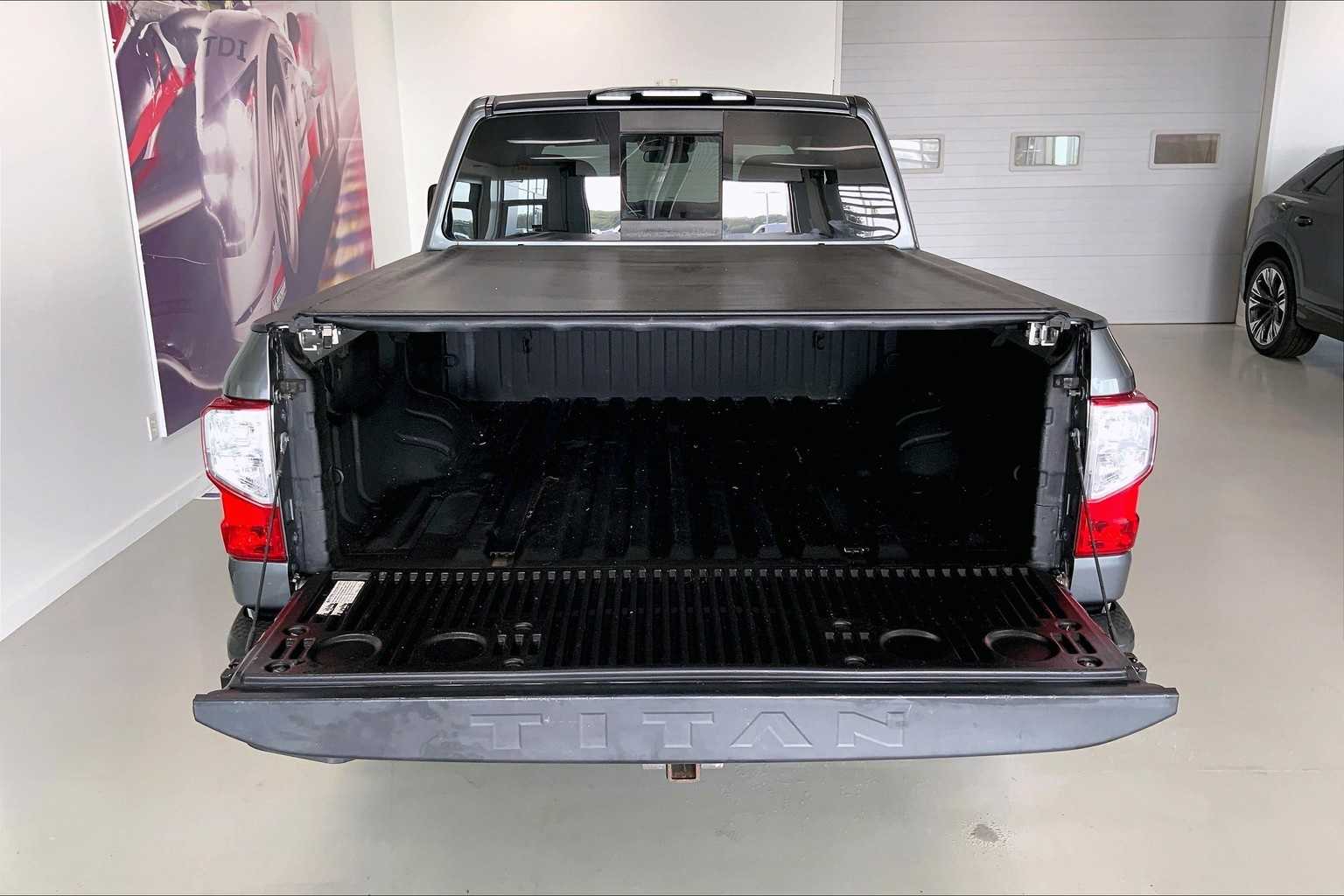 Thumbnail: 2017 Nissan Titan - 16