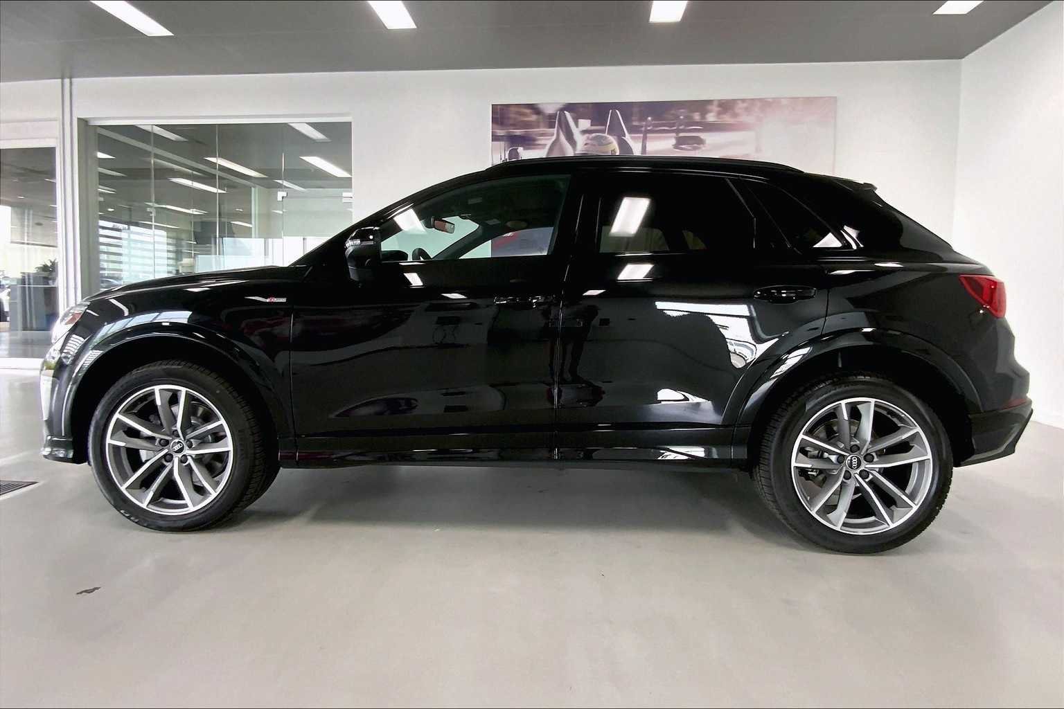 Thumbnail: 2025 Audi Q3 - 3