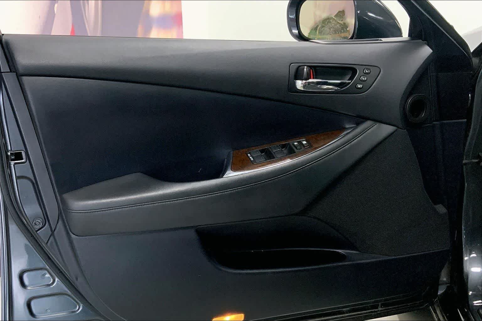 Thumbnail: 2011 Lexus ES - 26