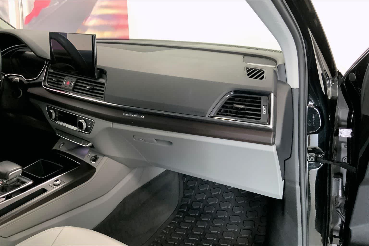 Thumbnail: 2022 Audi Q5 - 20