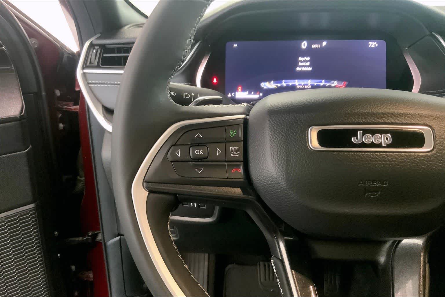 Thumbnail: 2023 Jeep Grand Cherokee - 21