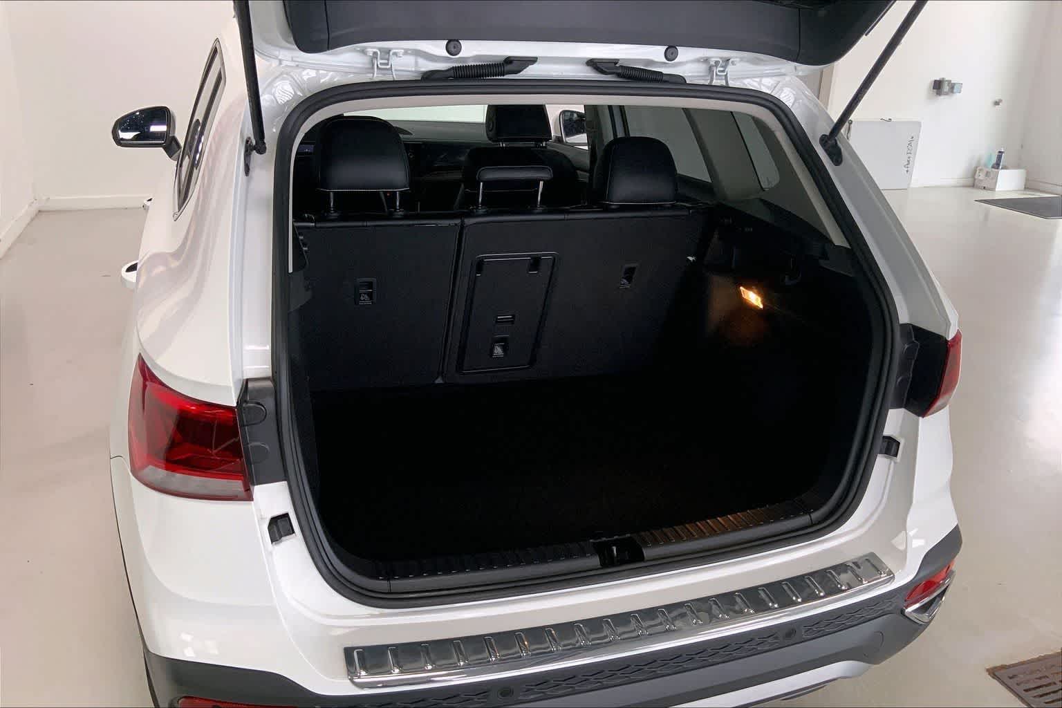 Thumbnail: 2023 Volkswagen Taos - 17