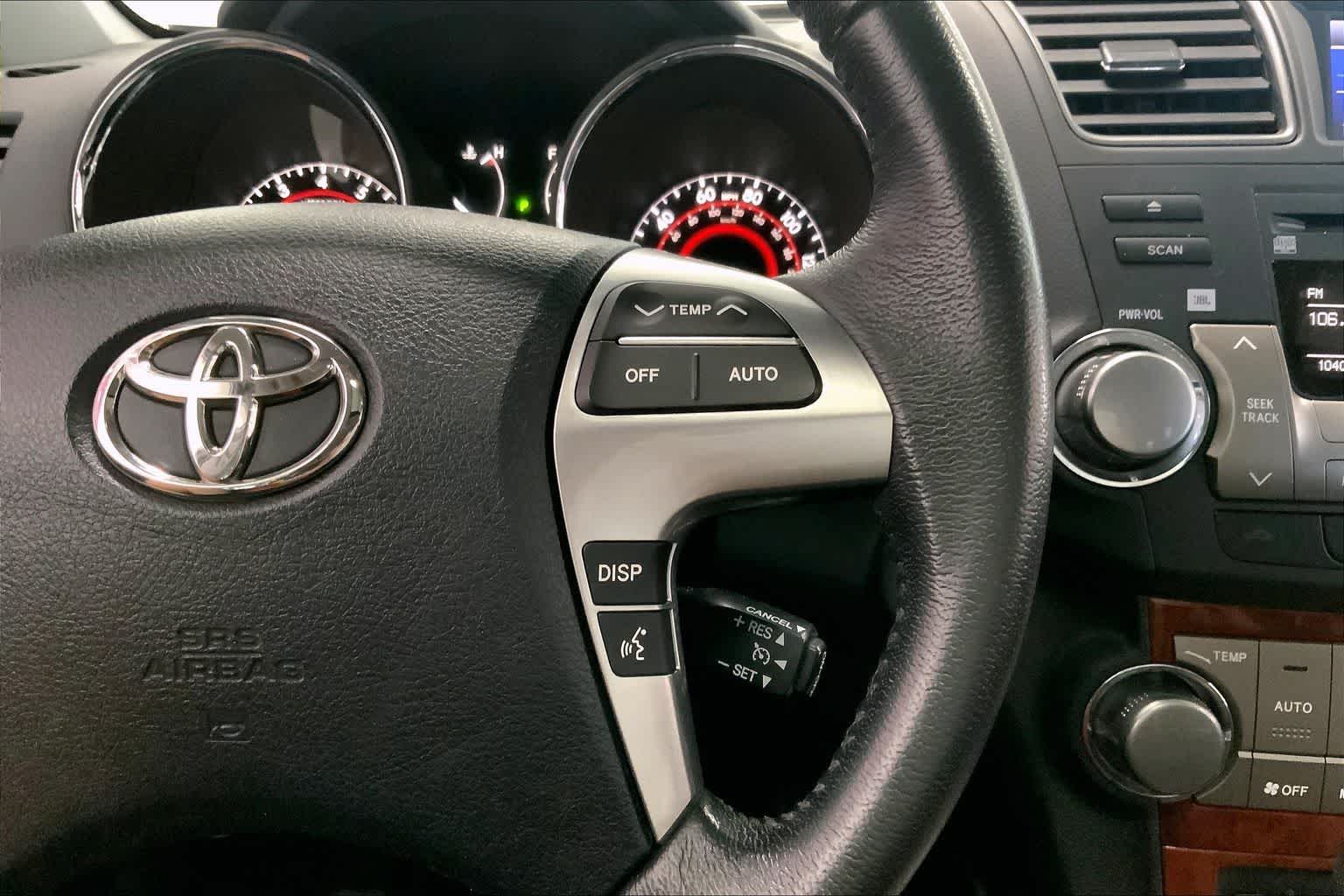 Thumbnail: 2011 Toyota Highlander - 21