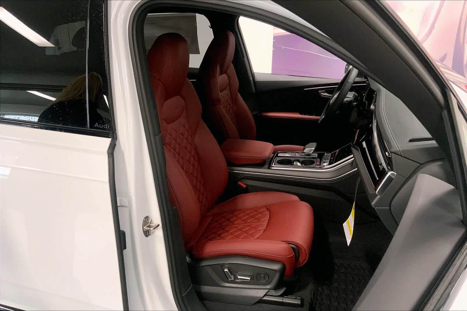 Thumbnail: 2026 Audi SQ7 - 14