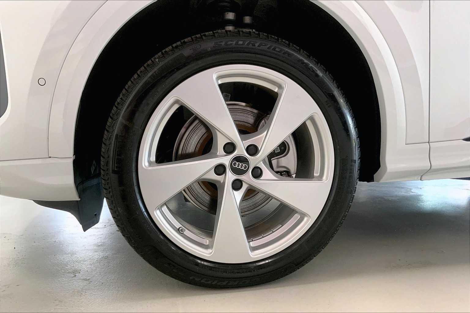 Thumbnail: 2025 Audi Q5 - 7