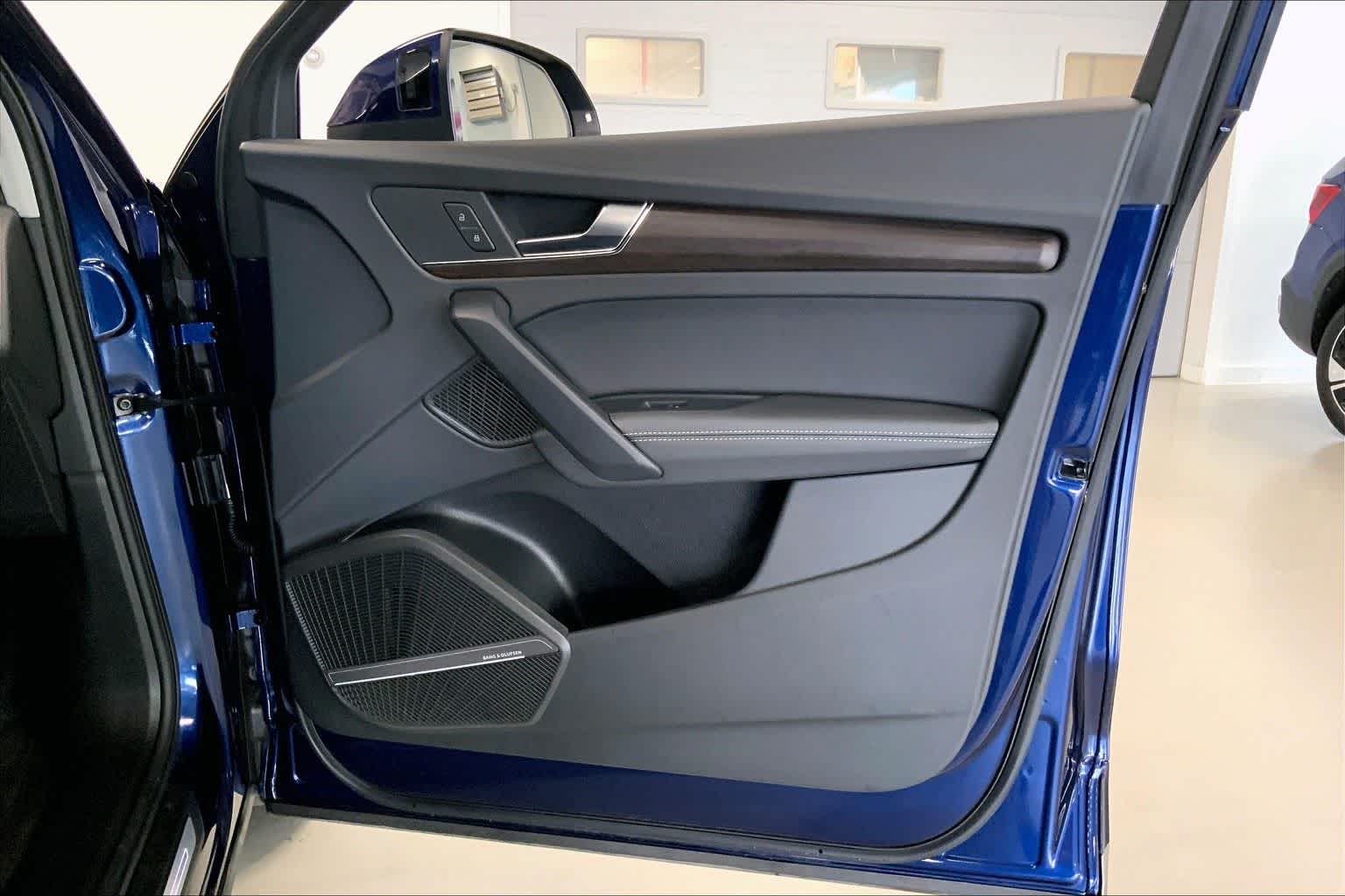 Thumbnail: 2025 Audi Q5 - 26