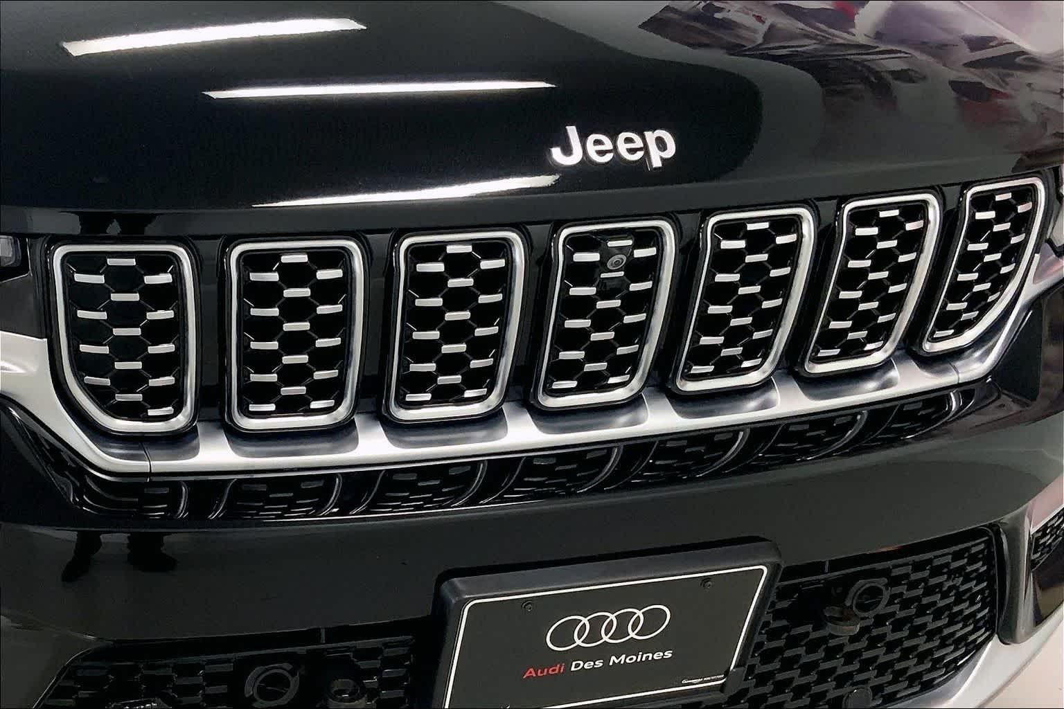 Thumbnail: 2022 Jeep Grand Cherokee - 30