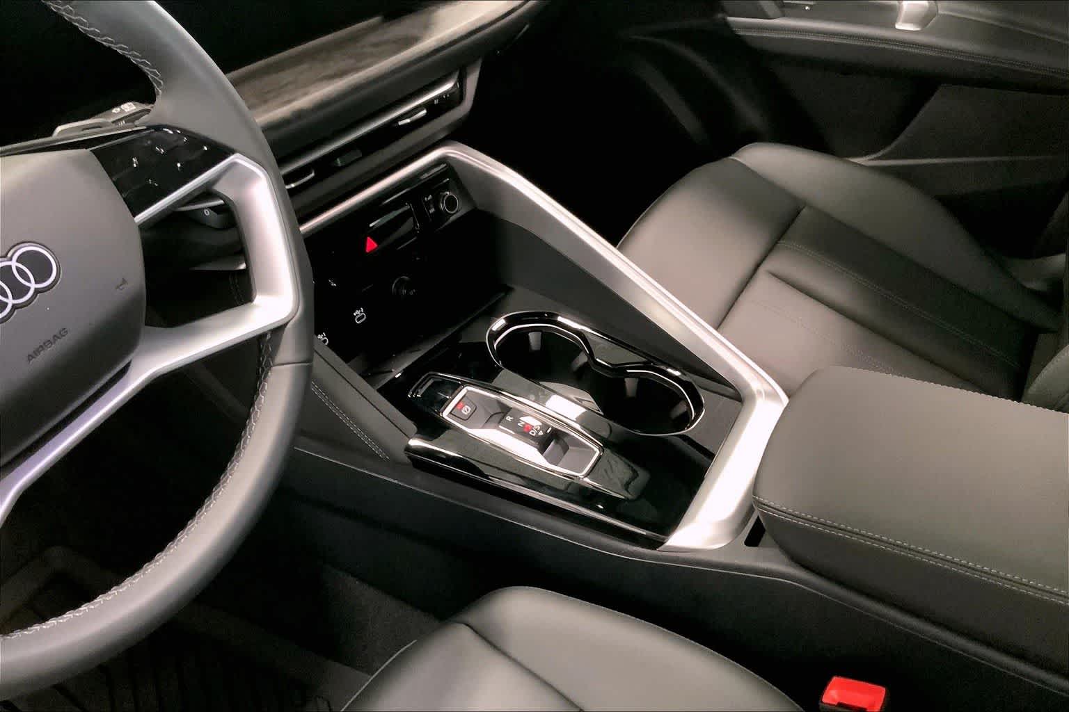 Thumbnail: 2025 Audi Q5 - 16