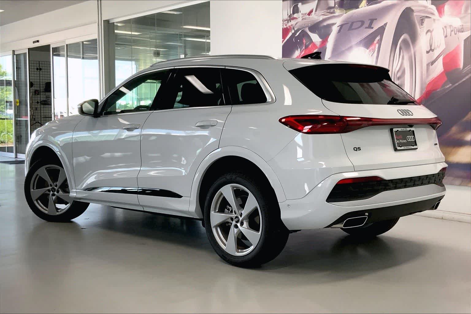 Thumbnail: 2025 Audi Q5 - 4