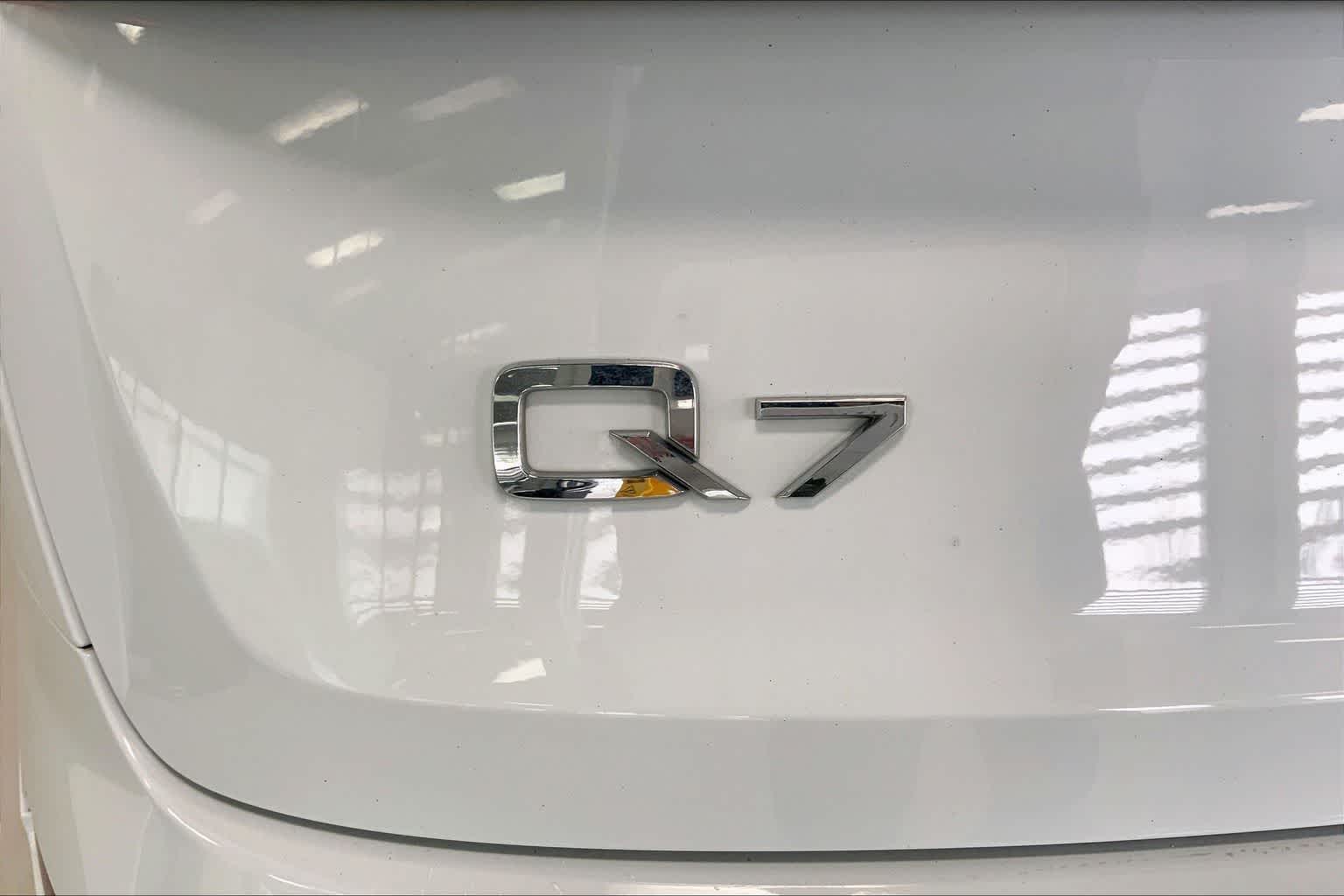 Thumbnail: 2020 Audi Q7 - 7