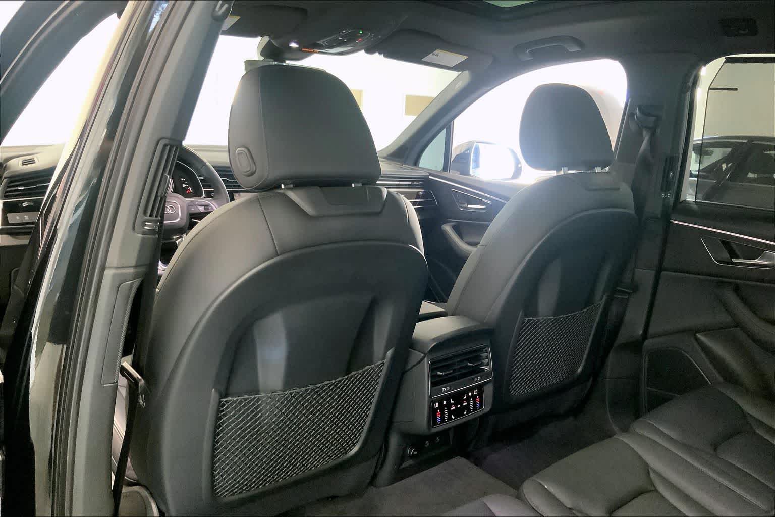 Thumbnail: 2023 Audi Q7 - 10