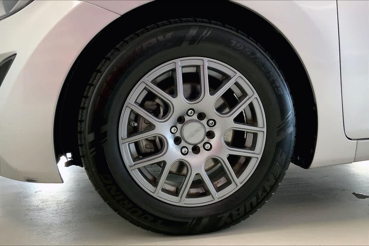 Thumbnail: 2016 Hyundai Elantra - 8