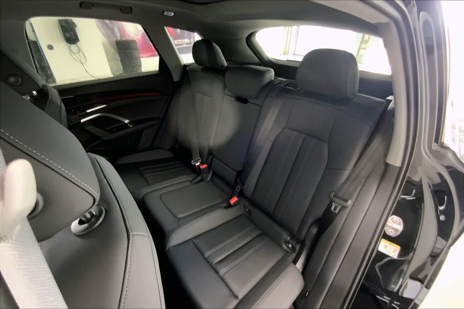 Thumbnail: 2025 Audi Q5 - 12