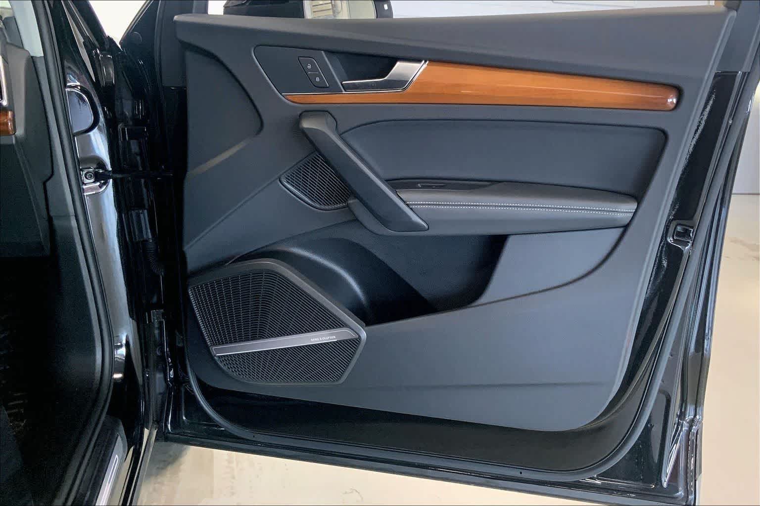 Thumbnail: 2023 Audi Q5 - 25