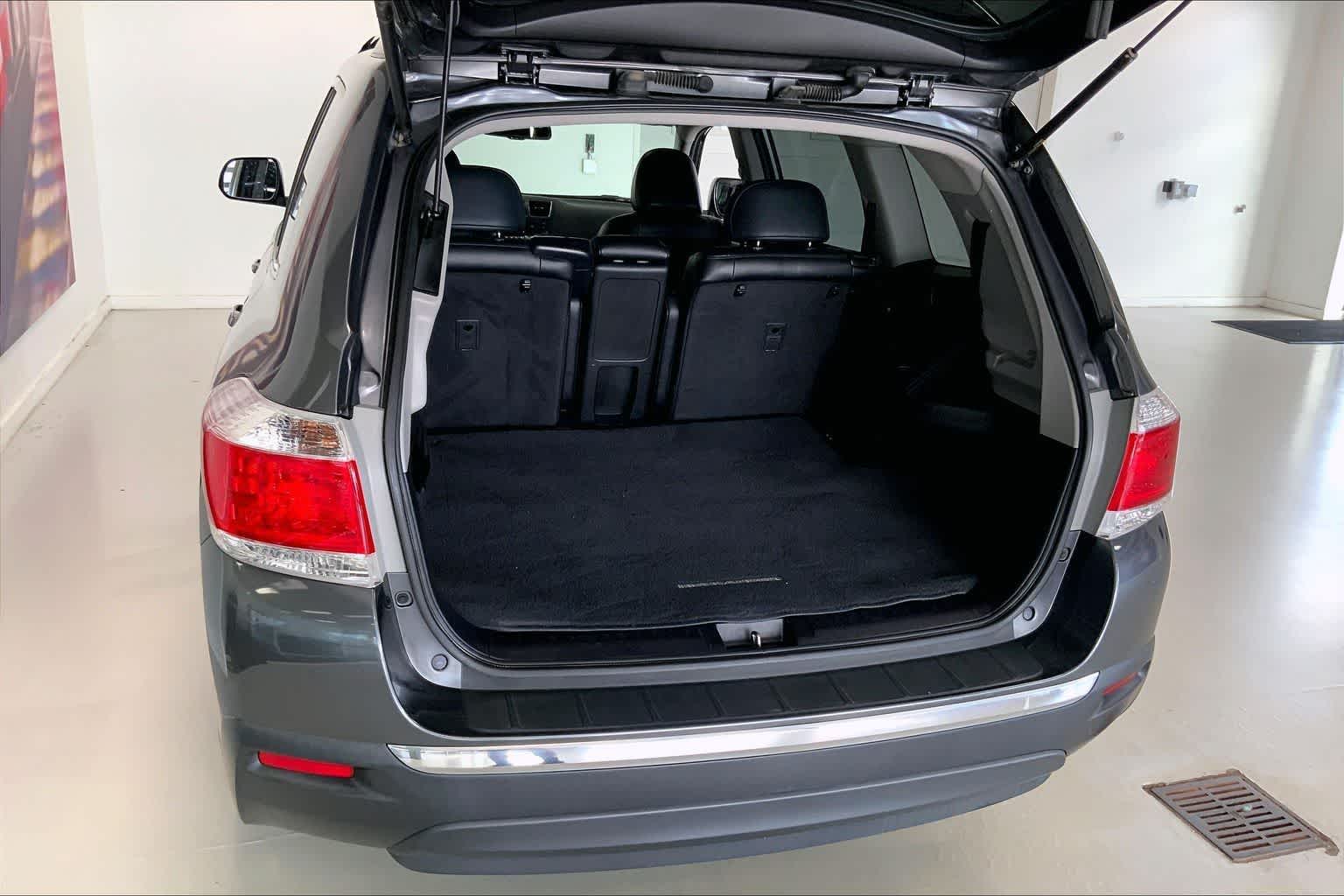 Thumbnail: 2011 Toyota Highlander - 15