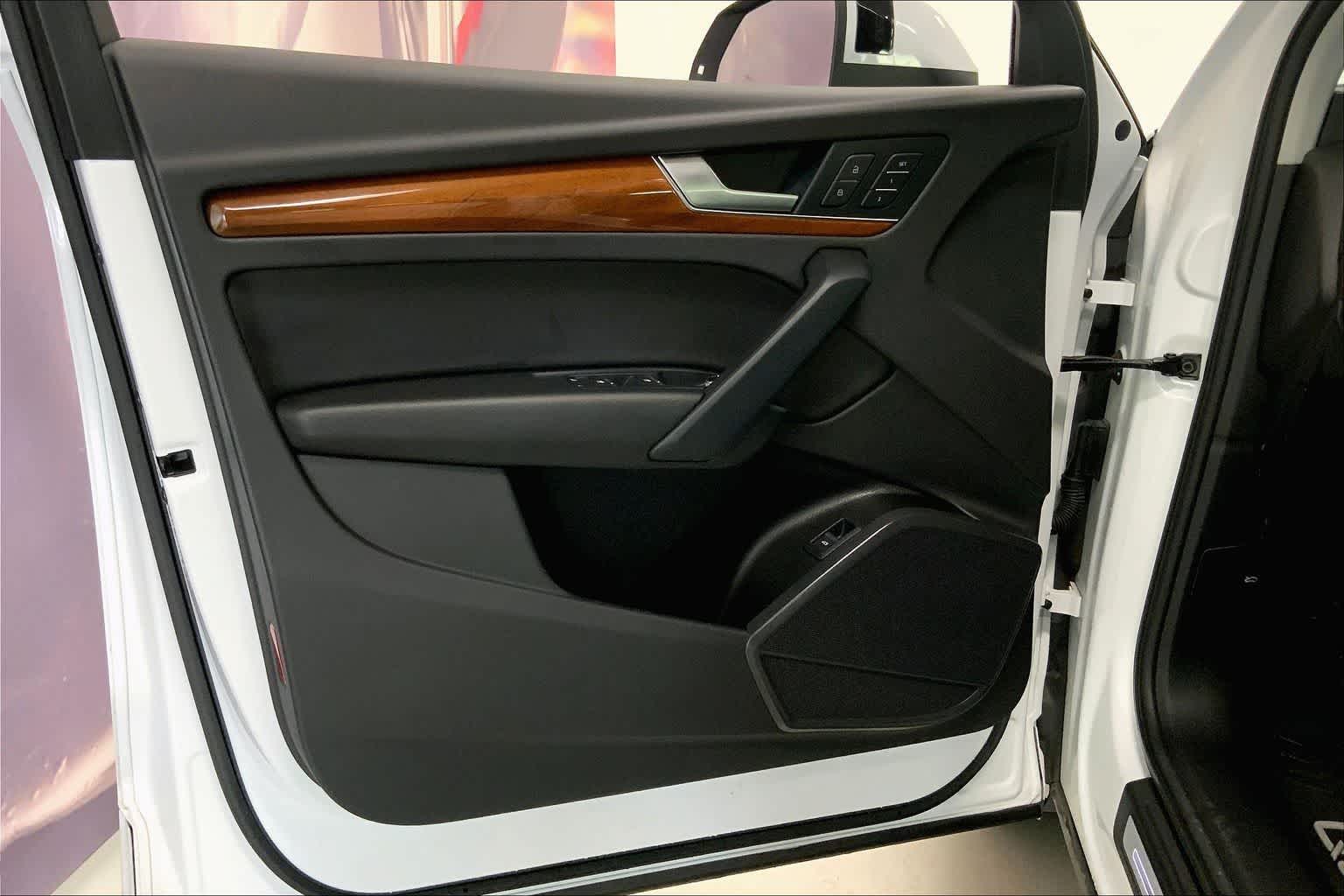 Thumbnail: 2023 Audi Q5 - 24