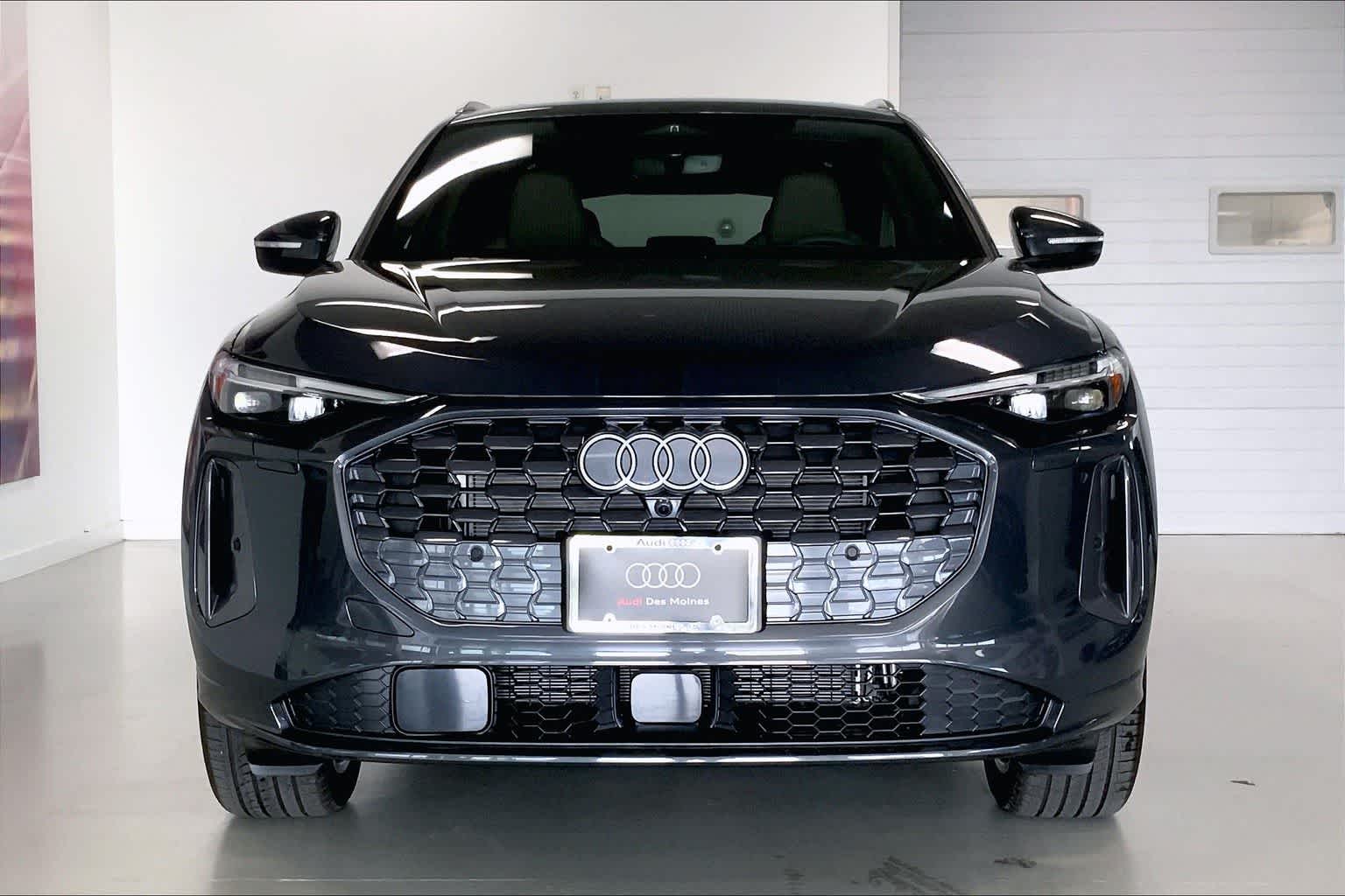 Thumbnail: 2025 Audi Q5 - 6