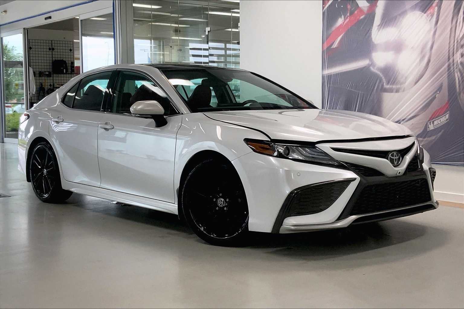 Thumbnail: 2022 Toyota Camry - 19