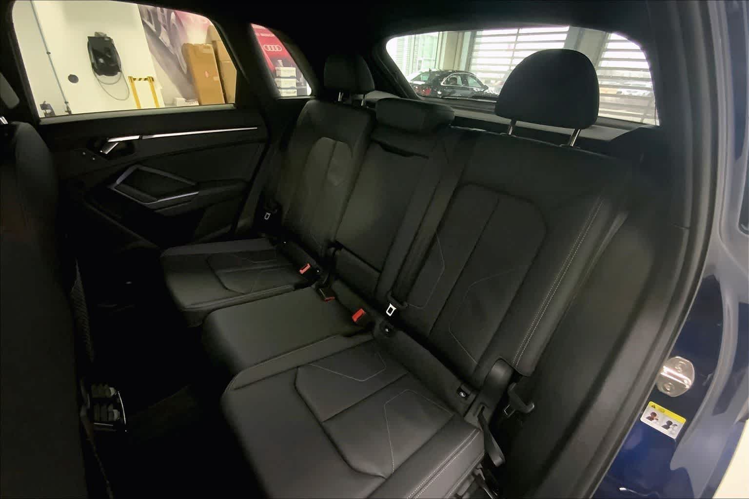 Thumbnail: 2025 Audi Q3 - 26