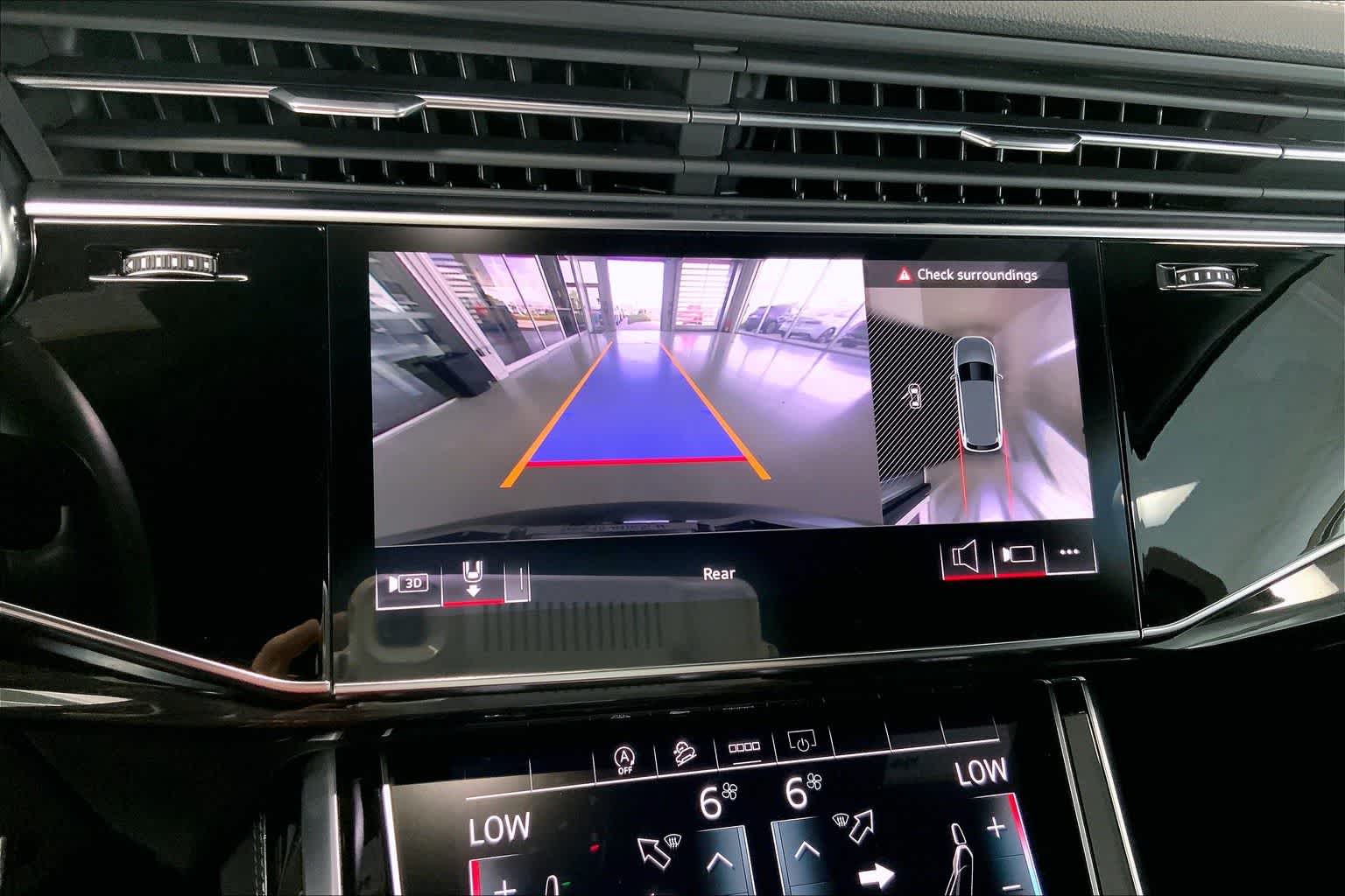 Thumbnail: 2025 Audi Q7 - 26