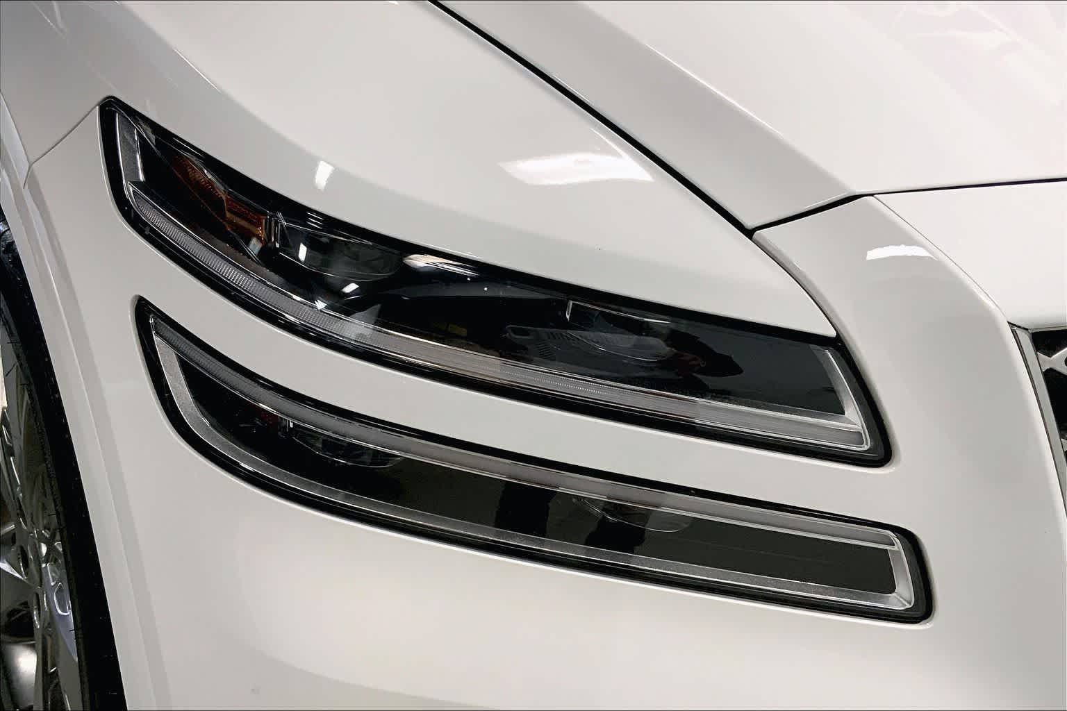 Thumbnail: 2023 Genesis GV80 - 28