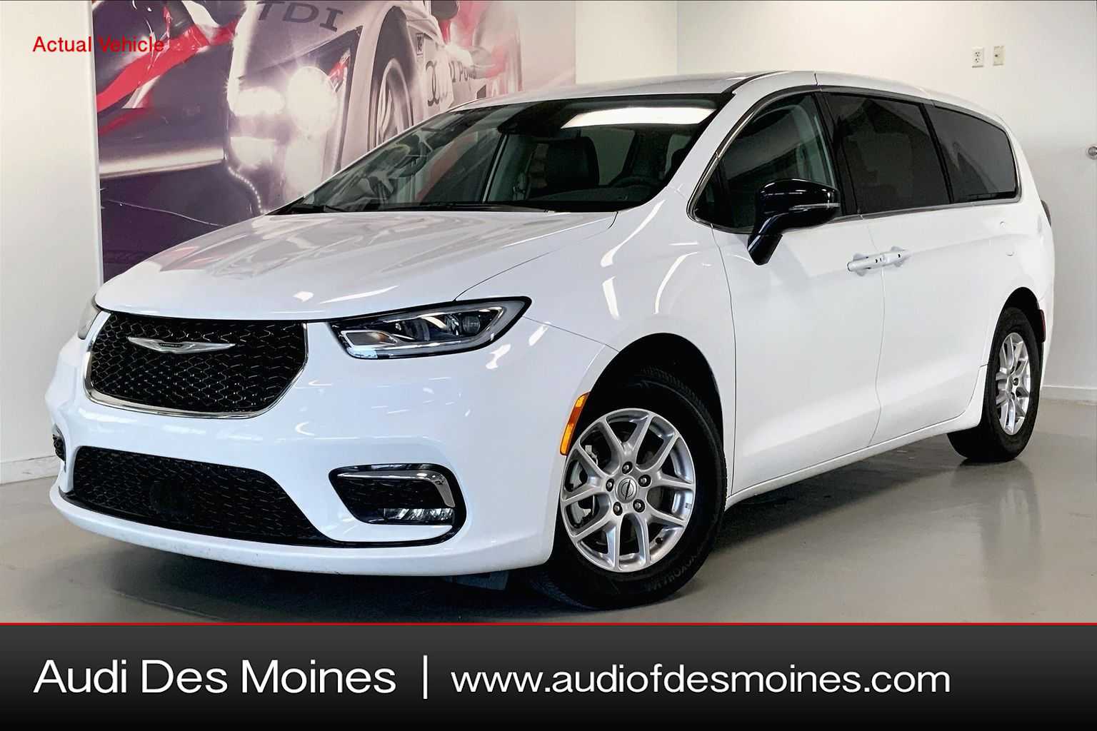 Thumbnail: 2024 Chrysler Pacifica - 1