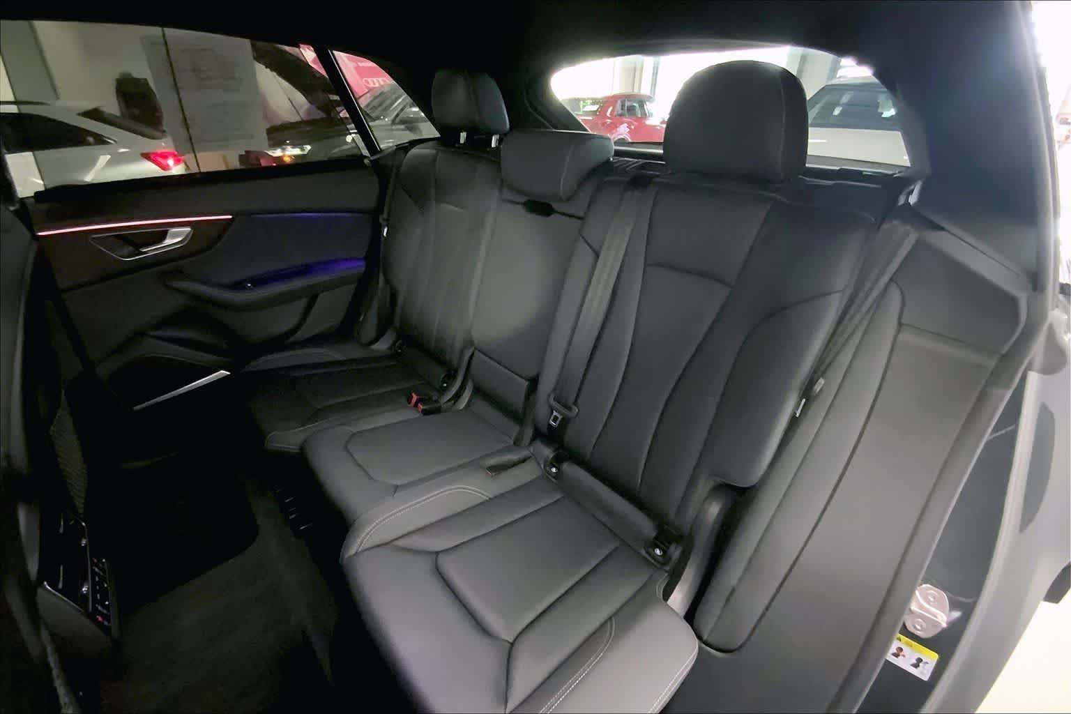 Thumbnail: 2022 Audi Q8 - 25