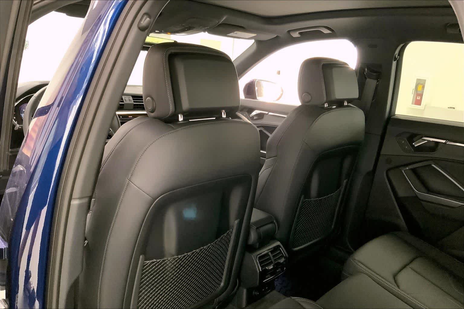 Thumbnail: 2025 Audi Q3 - 11