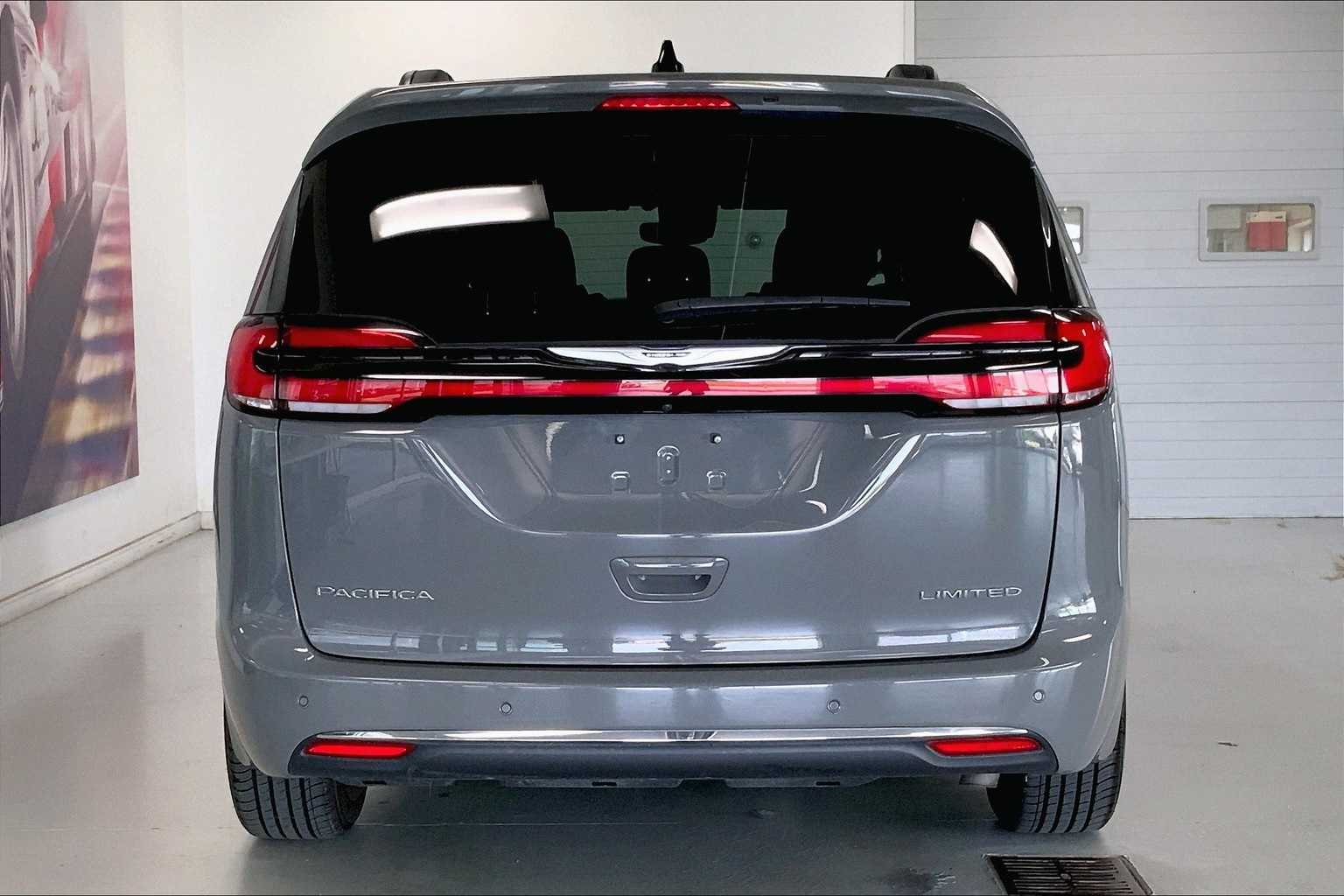 2023 Chrysler Pacifica Limited 5