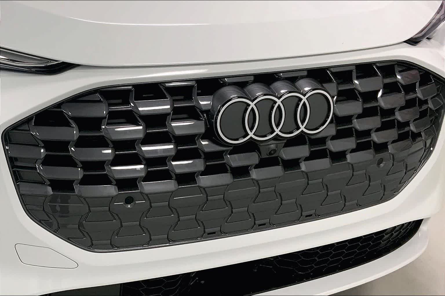 Thumbnail: 2025 Audi Q5 - 30