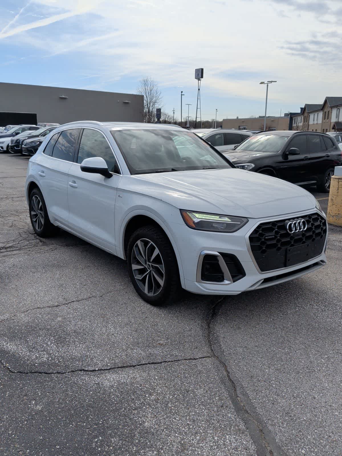 Thumbnail: 2023 Audi Q5 - 10