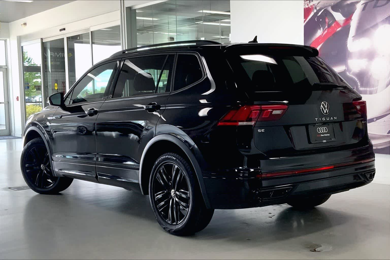 Thumbnail: 2022 Volkswagen Tiguan - 4