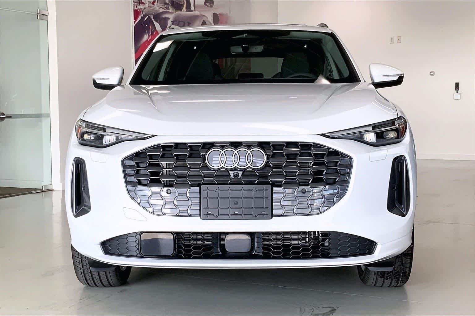 Thumbnail: 2025 Audi Q5 - 6