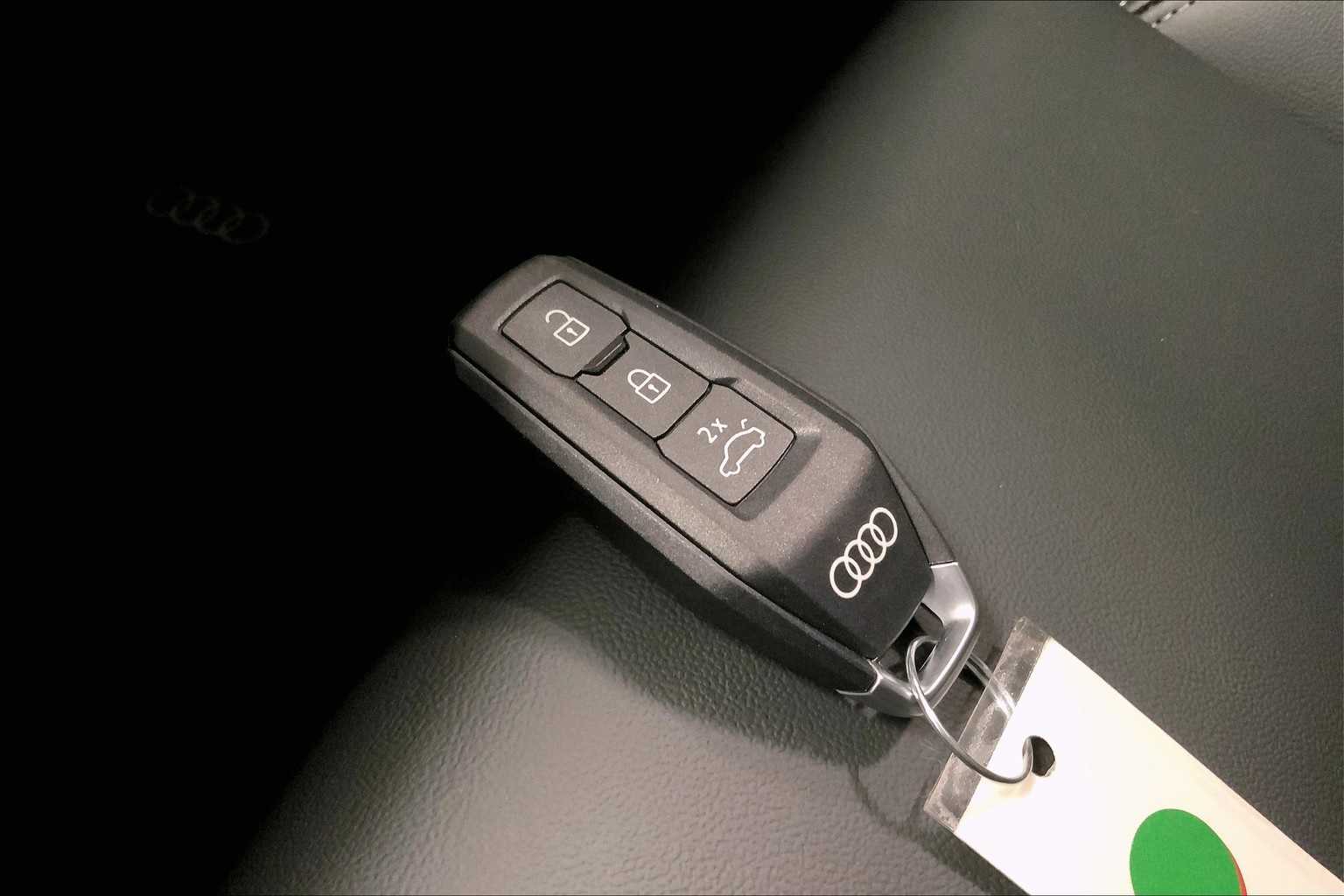 Thumbnail: 2025 Audi Q5 - 19