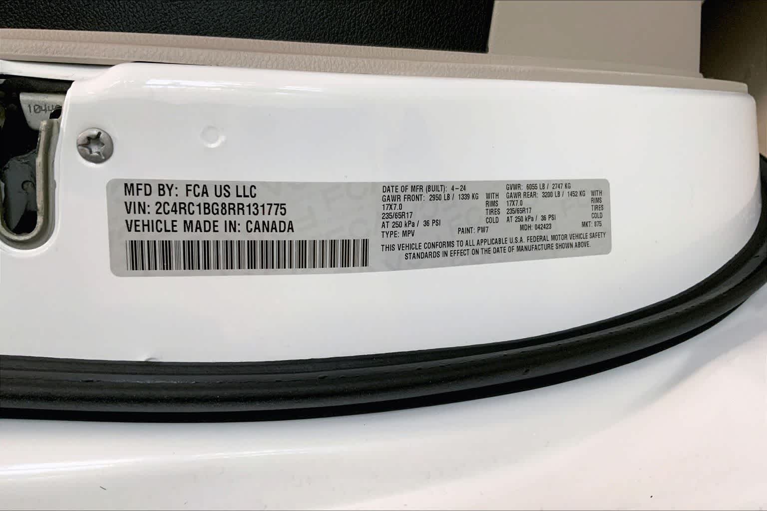 Thumbnail: 2024 Chrysler Pacifica - 17