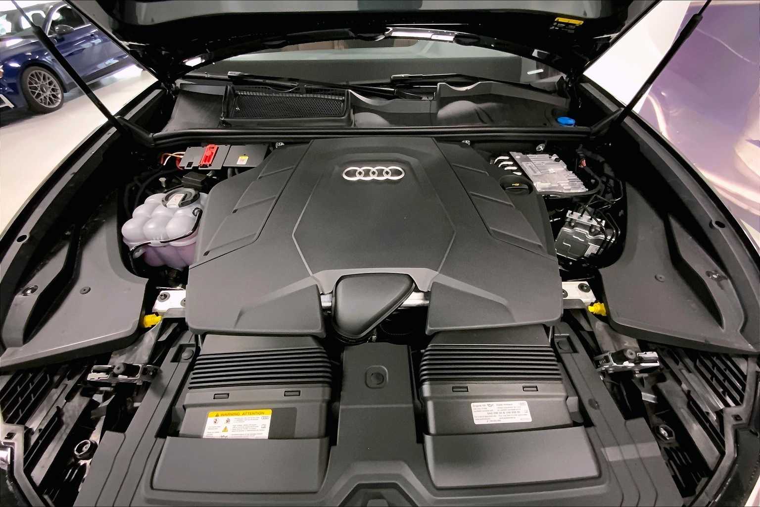 Thumbnail: 2026 Audi Q8 - 9