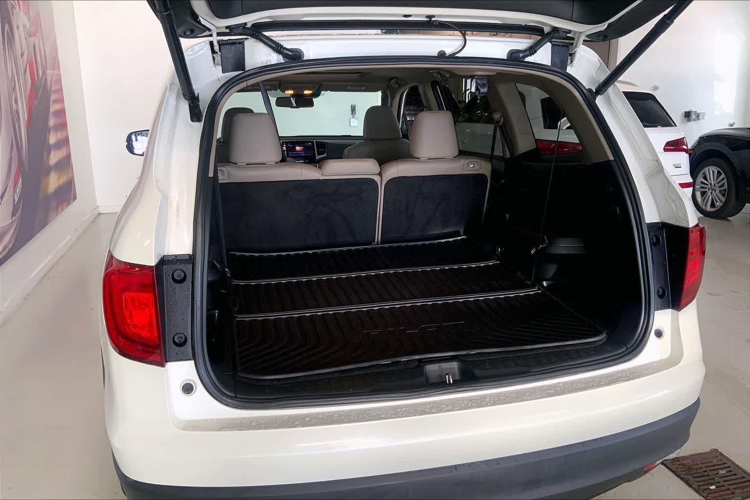 Thumbnail: 2016 Honda Pilot - 16