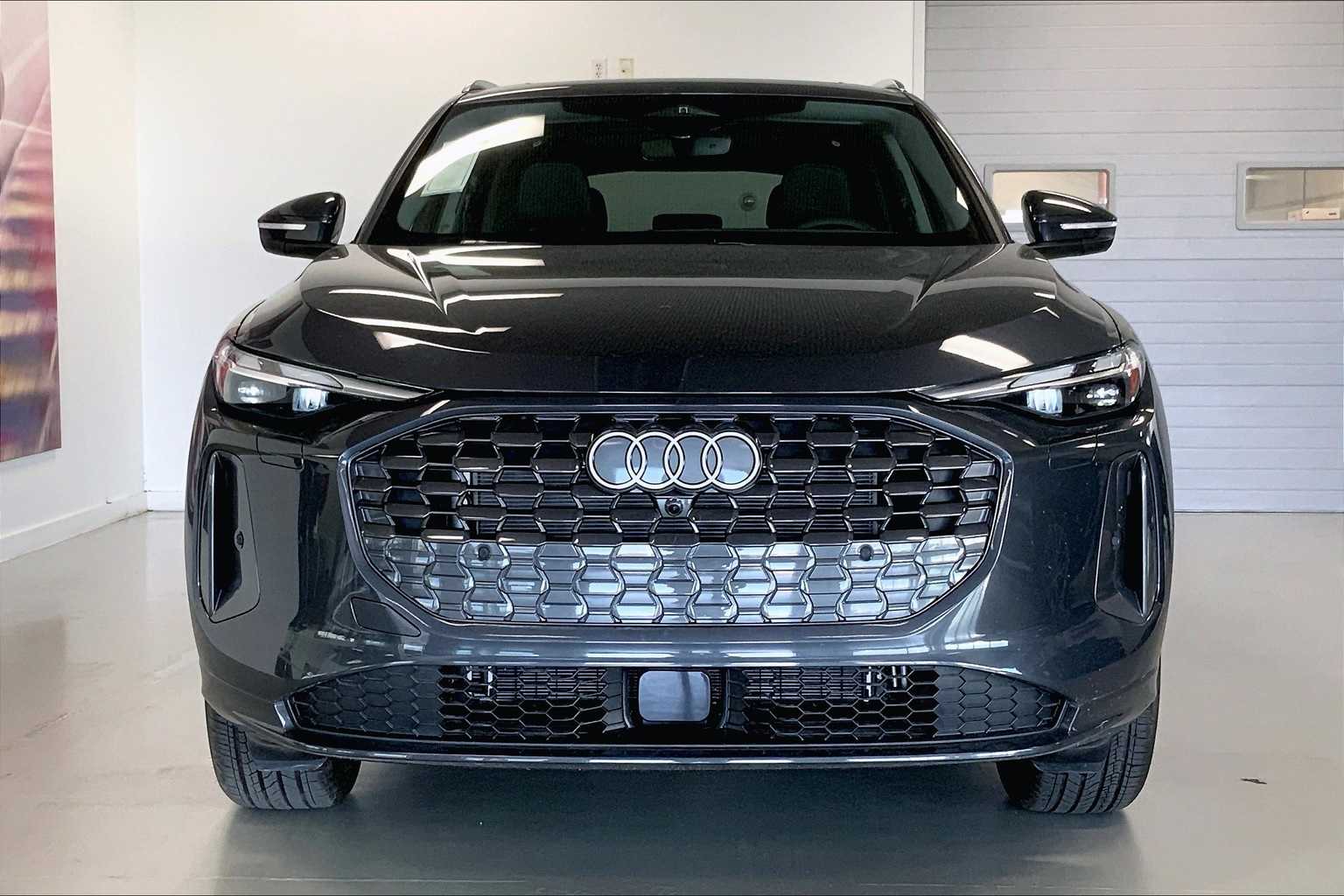 Thumbnail: 2025 Audi Q5 - 6